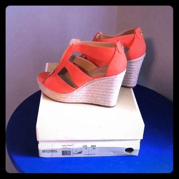 ***NWT***Michael Kors Wedged heels - Picture 1 of 3